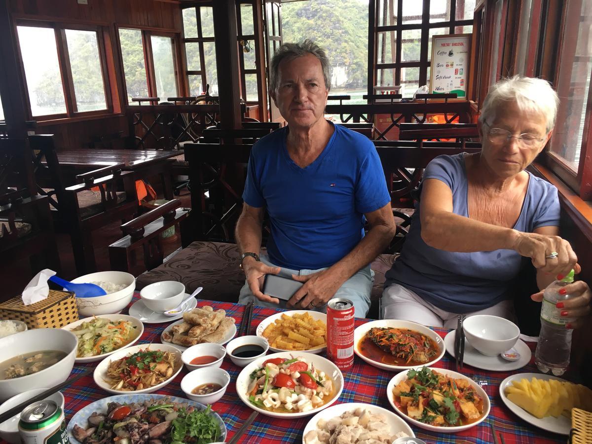 Nam Phuong Hotel Dong Khe Sau Exterior foto